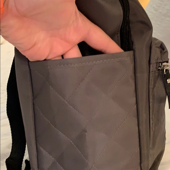 Backpack - Picture 4 of 7